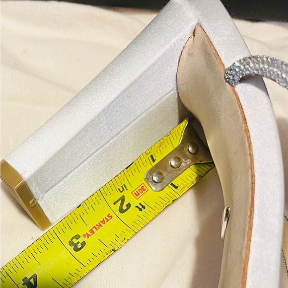 Badgley   Mischka - Picture 6 of 9